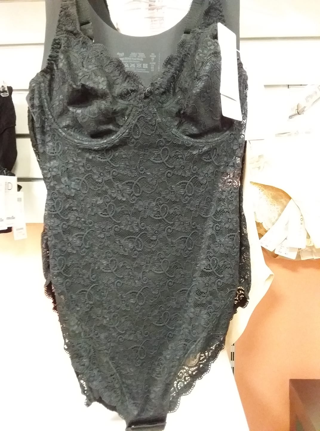 Anik'Boutique 56300 Pontivy est un magasin de lingerie féminine dans le département du Morbihan